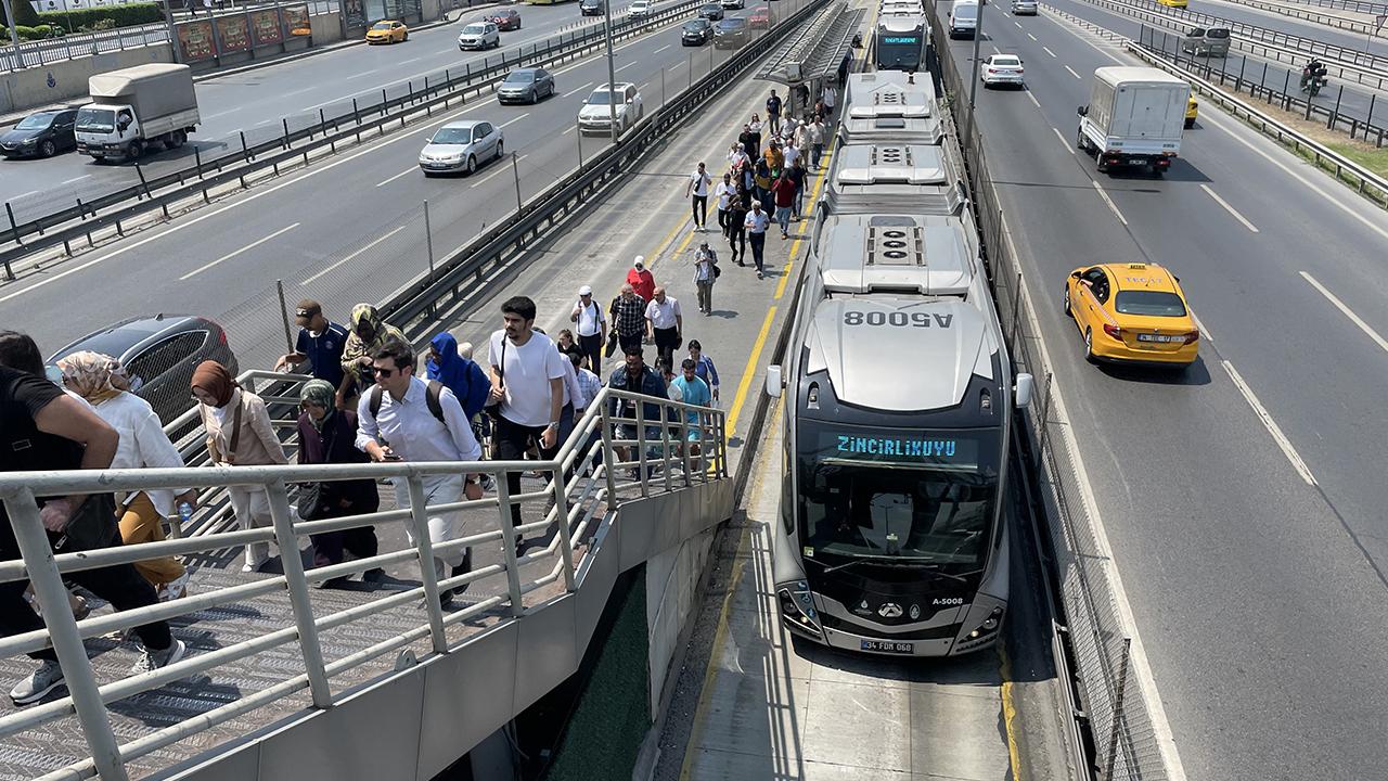 Metrobüs ücreti ne kadar oldu? İşte zamlı fiyatlar