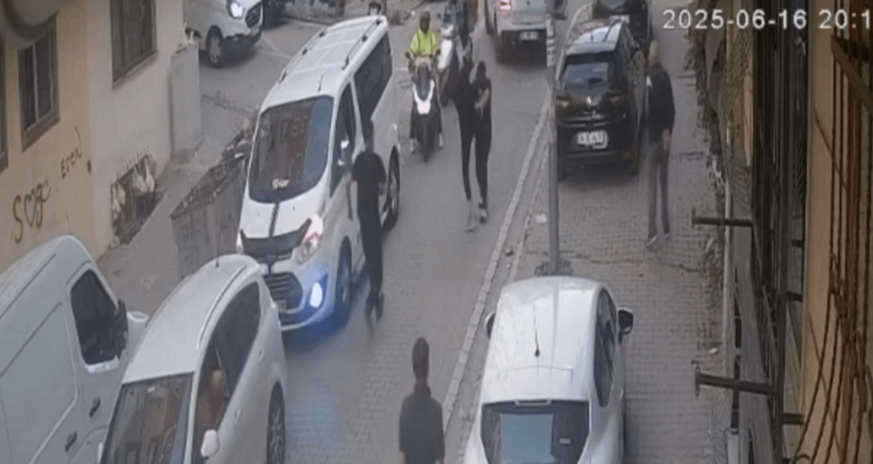 yol-verme-tartismasini-ayirmaya-calisti-gogsunden-bicakladilar-cs5XRyhE.jpg