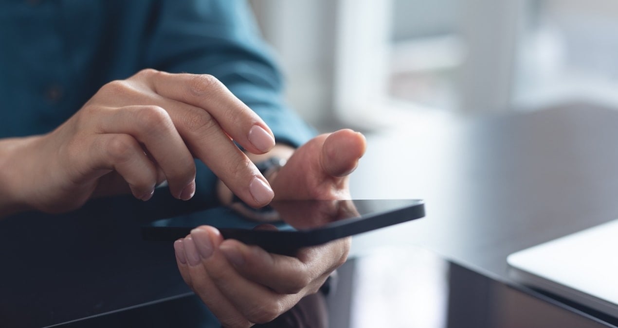 herkesin telefonunda var ama kimse buyuk tehlikenin farkinda degil hemen kapatin 5ynB3CXe