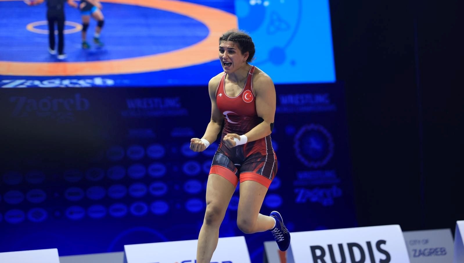 nesrin bastan dunya gures sampiyonasinda gumus madalya NY4kbzKe