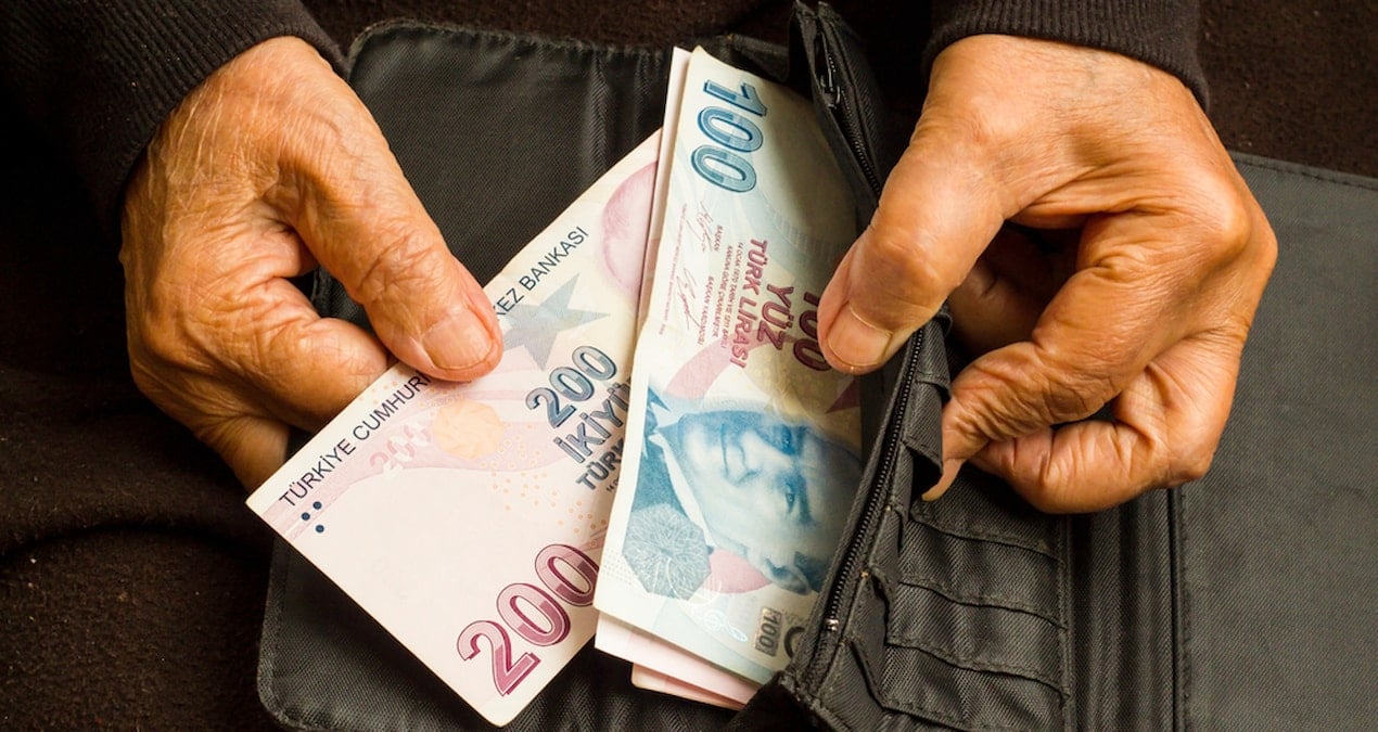 1 milyon tlsini bankaya yatiran ay sonunda sasiriyor kazanci asgari ucretten fazla megbxkOk.jpg