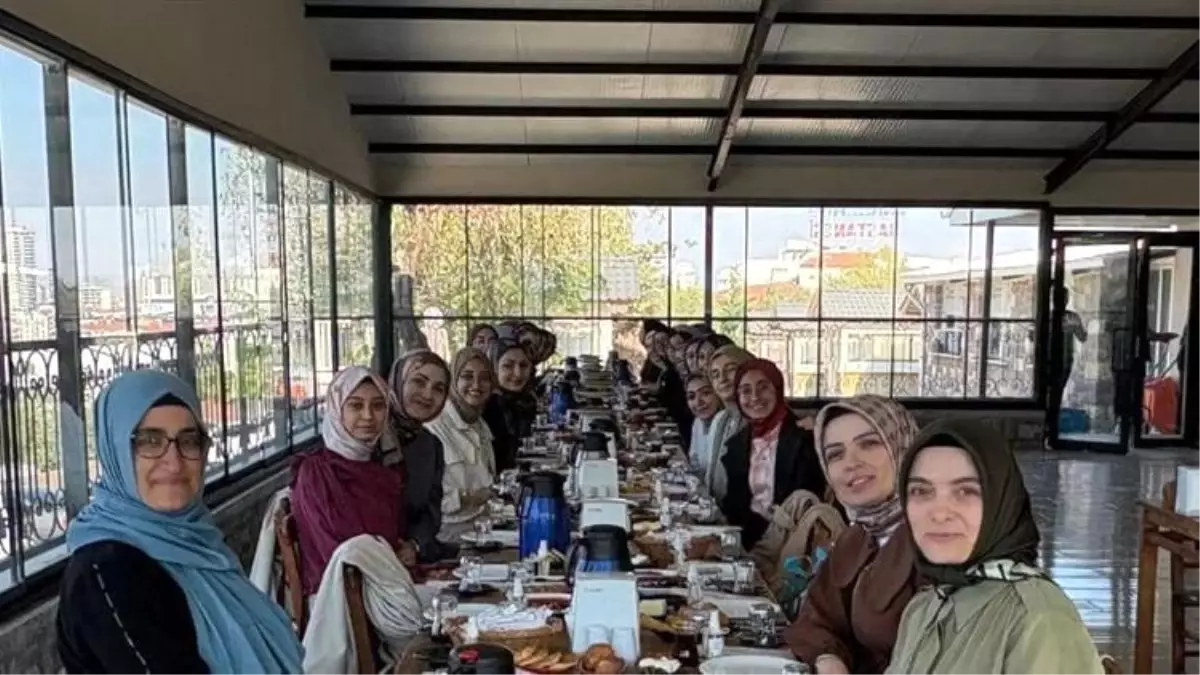 afyonkarahisarda genc kiz ogrencilere yonelik kahvalti programi duzenlendi ciqhQbxu.jpg