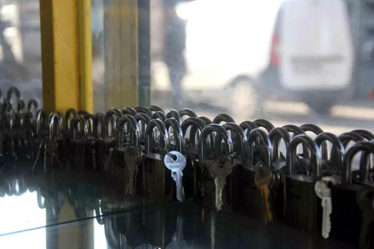 anahtarcilik ve cilingirlik tarihin eski meslegi yenicaga ayak uyduruyor 4DfFtHcS.jpg