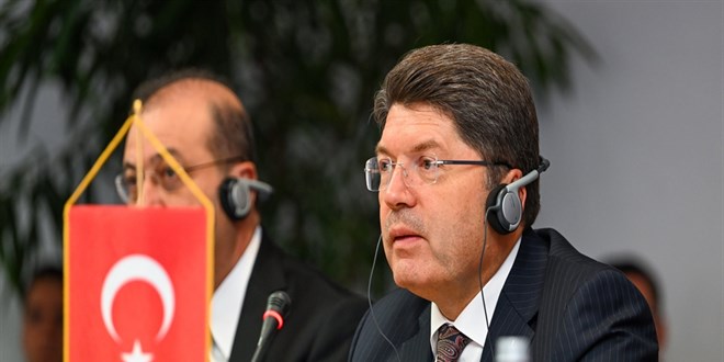 bakan tunctan romanyaya feto ve dhkp c uyarisi iade talepleri istenen seviyede degil ZU3cz9AX.jpg