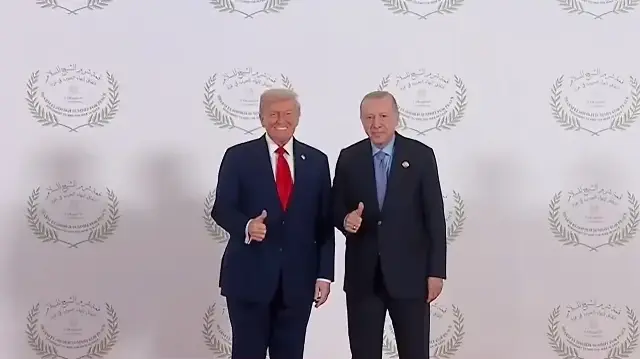 cumhurbaskani erdogan ile trumptan misirda aile fotografi WTB4zznJ.webp