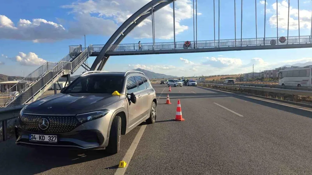 gaziantepte yolun karsisina gecerken otomobilin carptigi cocuk hayatini kaybetti bTM1s9LZ.jpg