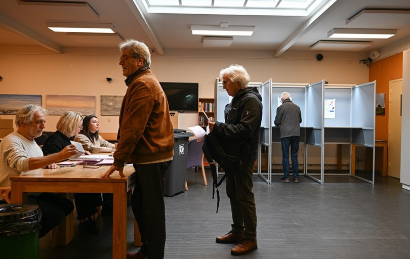 hollandada erken genel secimde asiri sag oy kaybederken merkez partileri guclendi RFwAMEAL.jpg