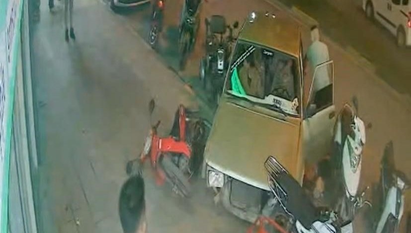 kaza yaptiklari araci birakip kactilar FiLVmR3K.jpg