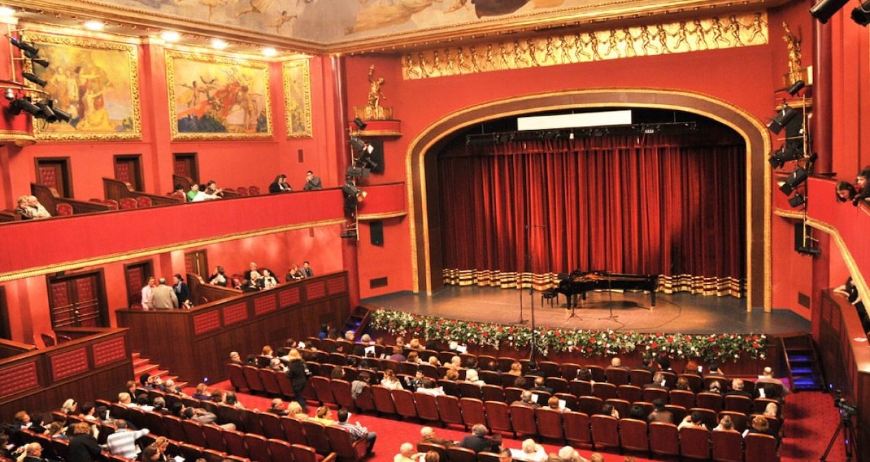 sureyya operasinda caykovski ruzgari VnJPXBKd