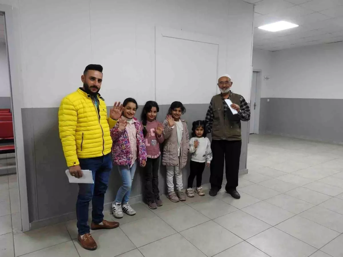 suriyeliler esad sonrasi memleketlerine donuyor gLVSABk1.jpg