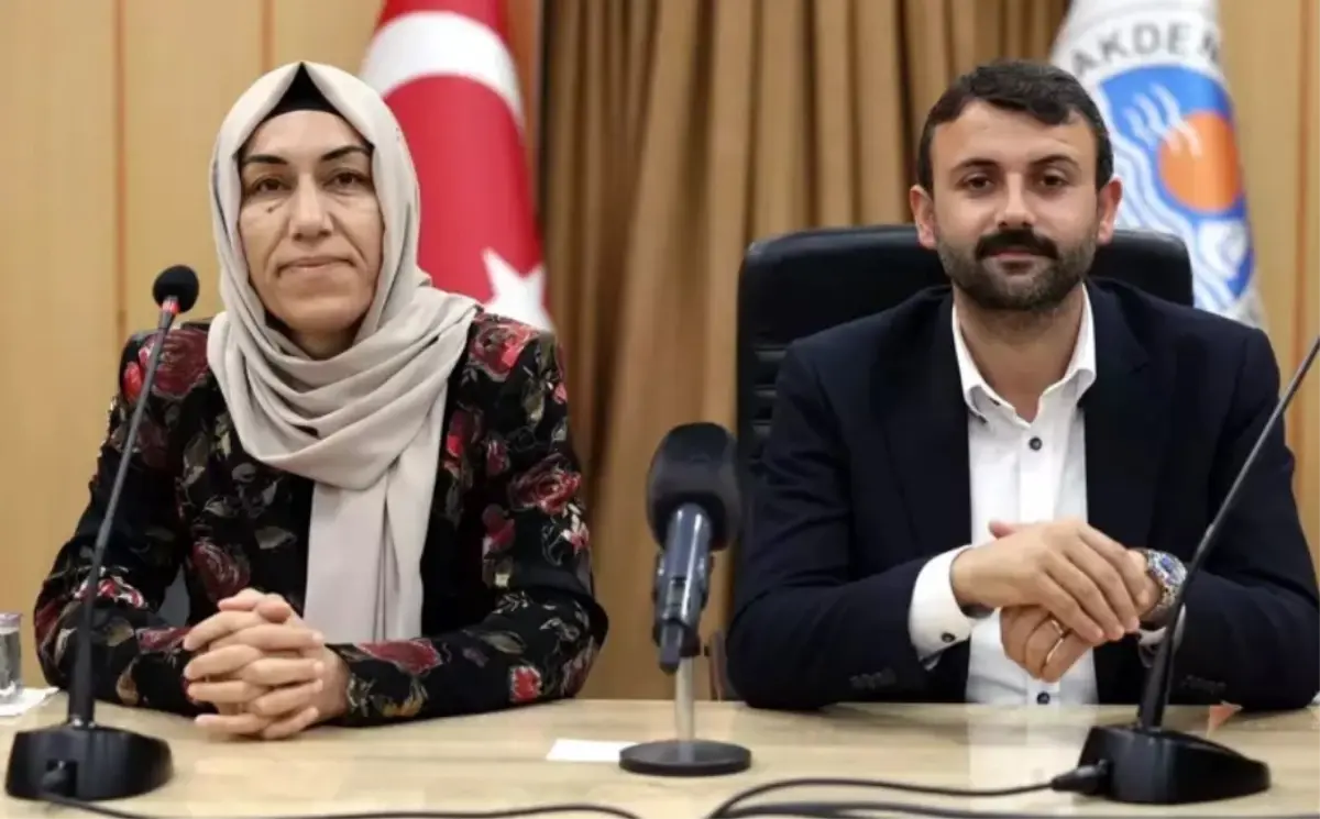 mersinde teror sorusturmasi akdeniz belediye baskani ve yardimcisi tahliye edildi uHJKmj9J.jpg