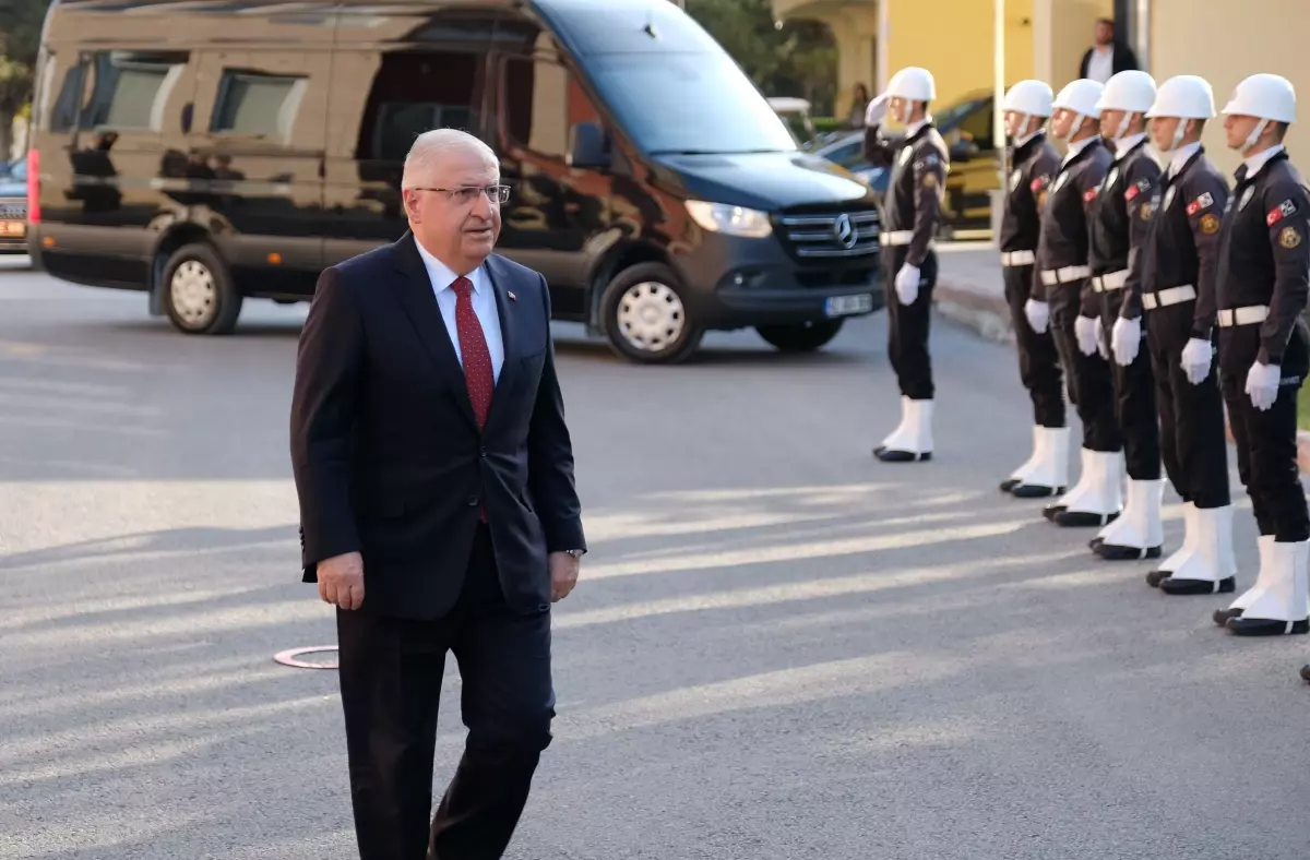 milli savunma bakani yasar guler konyada tedarikci bulusmalarina katildi ww6uD7GC.jpg